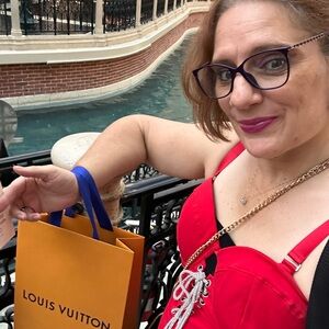 Meet your Posher, Charmaine